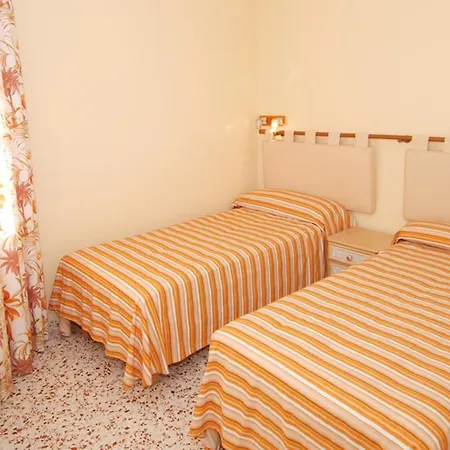 Villa Gaudi Con Piscina Oliva